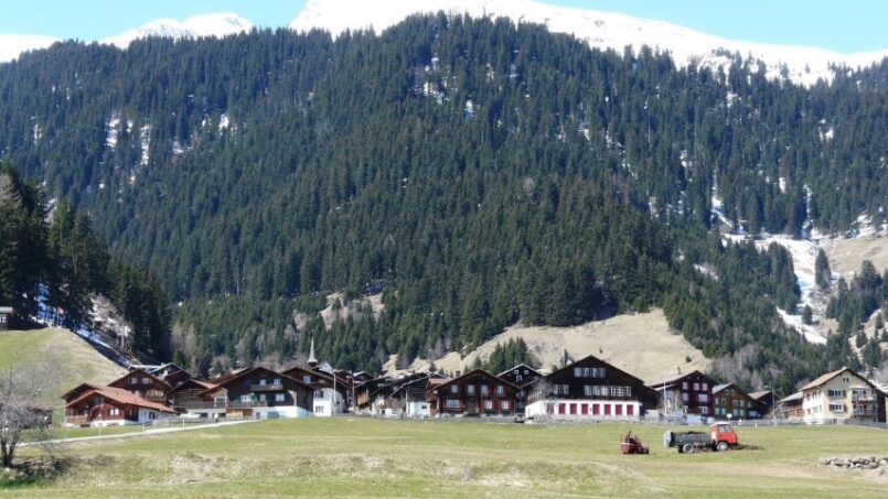 Gruppenhaus Alpina Segnas Disentis Schweizer Alpen Dorf
