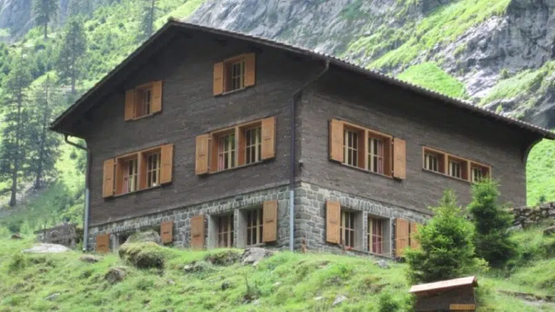 Gruppenhaus Bad Brunnital Unterschächen Holzhaus in Schweizer Alpen