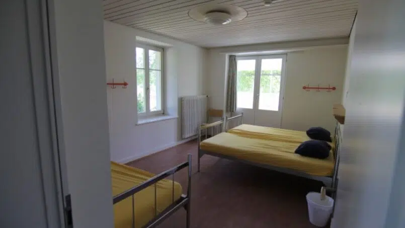 Zwei Betten im Gruppenhaus Baselbieter Kinderhaus in Langenbruck