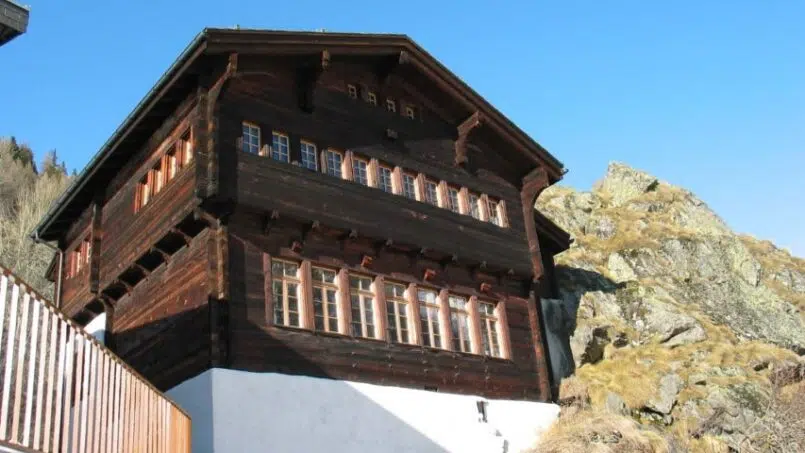 Gruppenunterkunft Burgergemeinde-Haus in Blatten-Lötschental - Bergseitiges Holzhaus