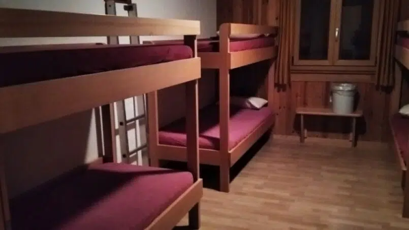 Gruppenunterkunft Chalet Les Amis mit Stockbetten im Raum - Les Collons