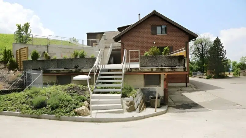 Gruppenunterkunft Ferienhaus Hinterberg in Walchwil mit Treppenaufgang