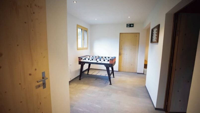 Foosball-Tisch im Flur des Ferienhaus Lunschania in St. Martin - Gruppenunterkunft