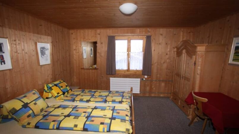 Gruppenunterkunft-Ferienlager-Putnengia-Rueras-Bettenzimmer