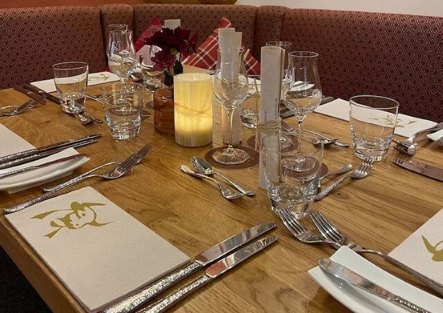 Gruppenunterkunft Gasthaus Ochsen Stein gedeckter Tisch im Restaurant