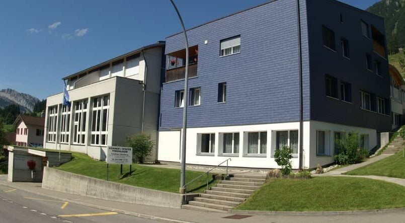 Gruppenhaus Lagerunterkunft Schulhaus Sörenberg Gebäudeansicht