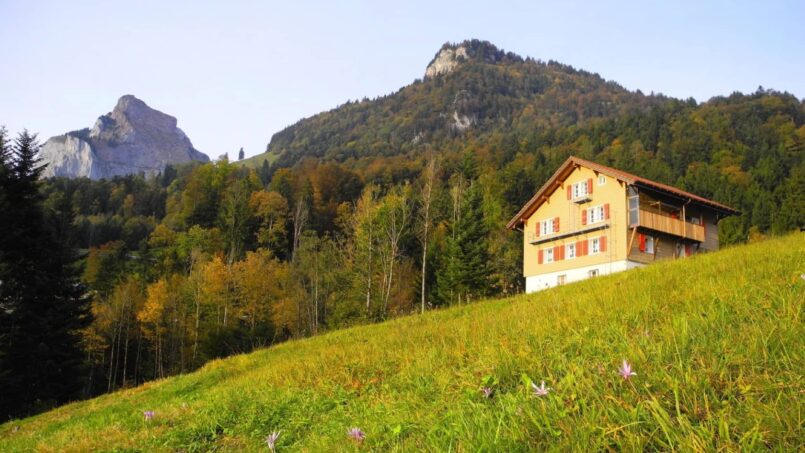 Gruppenunterkunft Ferienhaus Kaisten in Rickenbach auf grünem Hügel