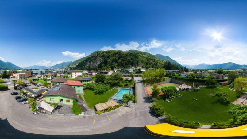 Gruppenhaus Bamboohouse Motel Riazzino 360 Grad Aussicht auf Stadt und Berge