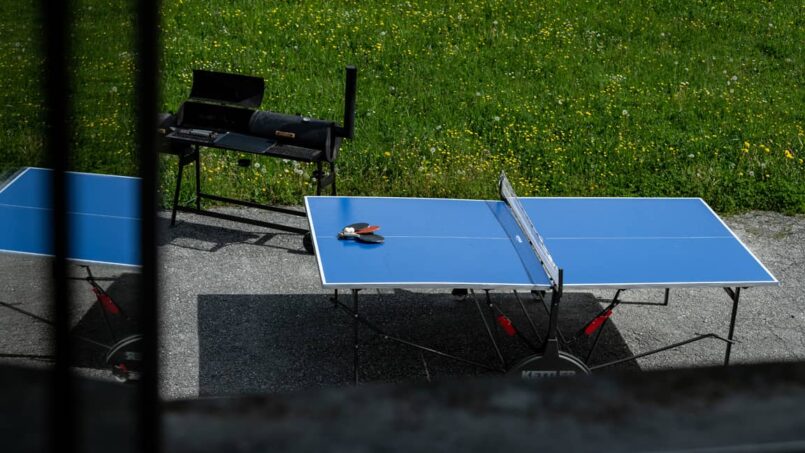 Ping-Pong-Tisch im Gruppenhaus Casa Clau, Rueun - Gruppenunterkunft