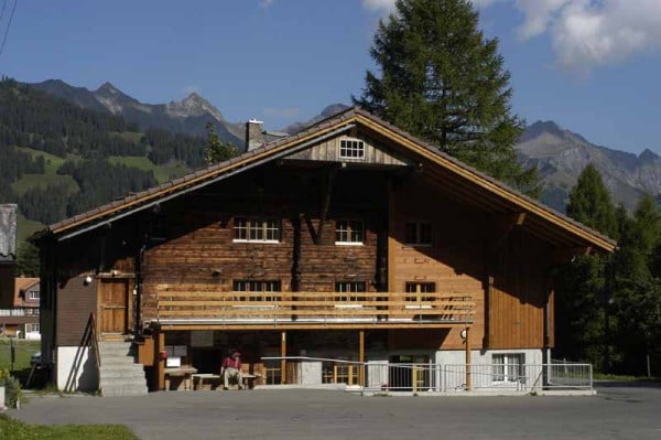 Gruppenunterkunft Hari's Chalets 1-6 in Adelboden - Hotelgebäude