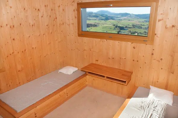 Zwei Betten Zimmer im Gruppenhaus Naturfreundehaus Sonnenberg, Egg SZ