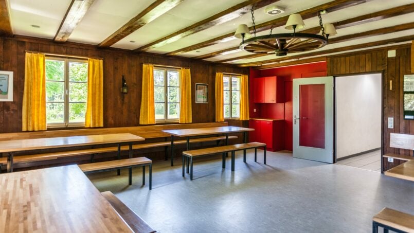 Gruppenhaus Pfadiheim Reiden Holzdecke im Esszimmer