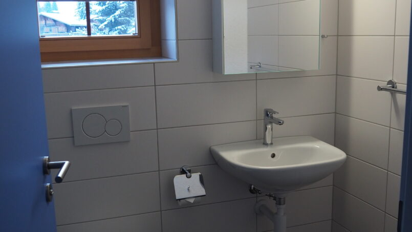Badezimmer im Gruppenhaus Sportlodge Gstaad